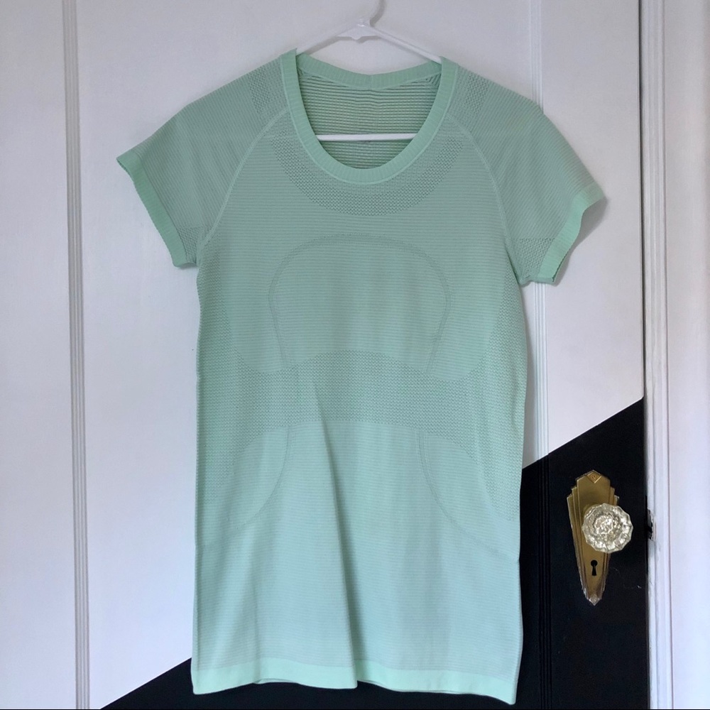 EUC lululemon swiftly tech short sleeve si…